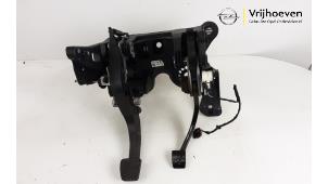 Używane Zestaw pedalów Opel Astra K Sports Tourer 1.0 Turbo 12V Cena € 150,00 Procedura marży oferowane przez Autodemontage Vrijhoeven B.V.