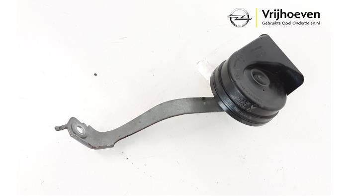 Horn from a Opel Corsa F (UB/UH/UP) 1.2 Turbo 12V 100 2020