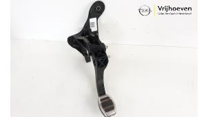 Used Clutch pedal Opel Corsa F (UB/UH/UP) 1.2 Turbo 12V 100 Price € 40,00 Margin scheme offered by Autodemontage Vrijhoeven B.V.
