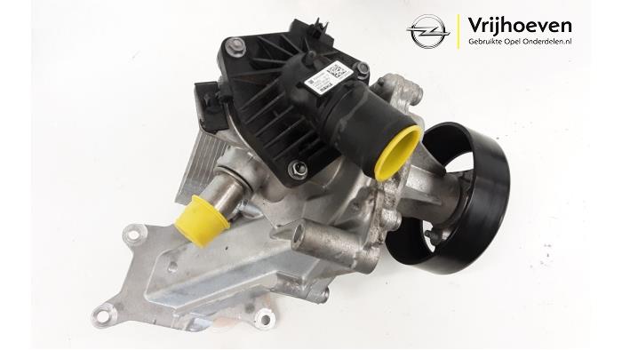 Pompa wodna z Opel Astra K 1.2 Turbo 12V 2021