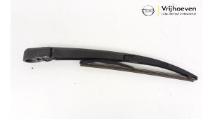 Used Rear wiper arm Opel Astra K Sports Tourer 1.6 CDTI 110 16V Price € 20,00 Margin scheme offered by Autodemontage Vrijhoeven B.V.