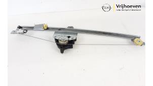 Używane Mechanizm szyby prawej przedniej wersja 2-drzwiowa Opel Vivaro 2.5 CDTI 16V Cena € 25,00 Procedura marży oferowane przez Autodemontage Vrijhoeven B.V.
