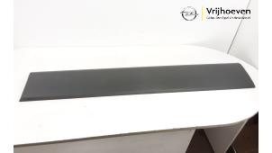 Used Decorative strip Opel Vivaro 2.5 CDTI 16V Price € 30,00 Margin scheme offered by Autodemontage Vrijhoeven B.V.