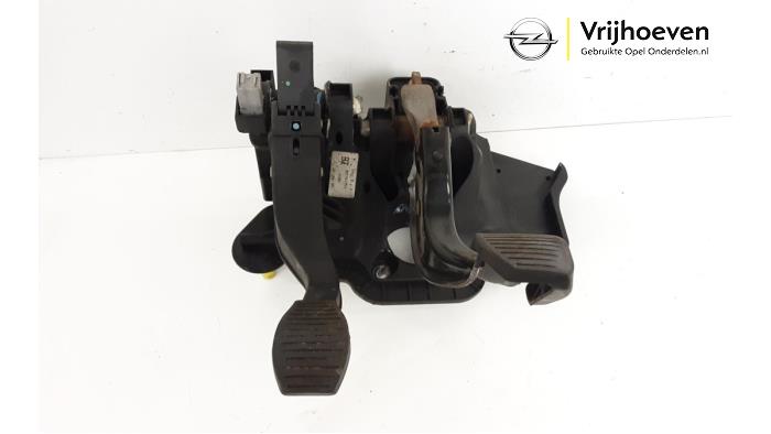 Set of pedals from a Opel Corsa D 1.0 2006