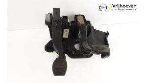 Używane Zestaw pedalów Opel Corsa D 1.0 Cena € 100,00 Procedura marży oferowane przez Autodemontage Vrijhoeven B.V.