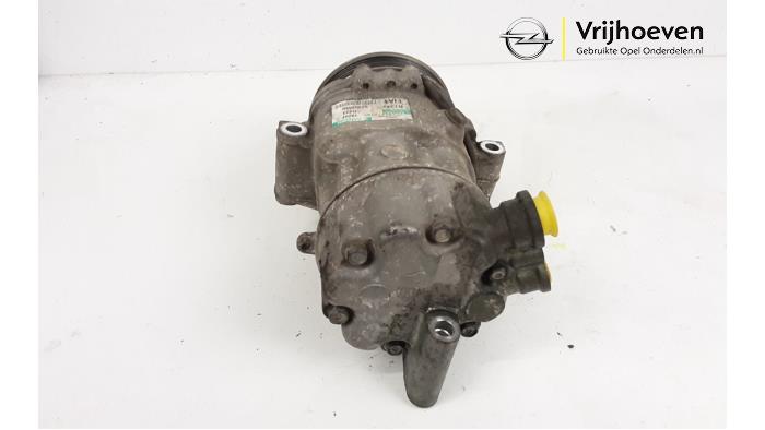 Air conditioning pump from a Opel Combo 1.6 CDTI 16V 2013