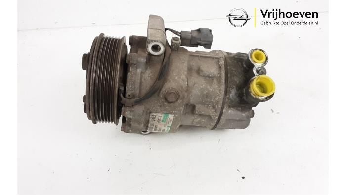 Air conditioning pump from a Opel Combo 1.6 CDTI 16V 2013