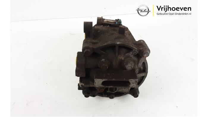 Air conditioning pump from a Vauxhall Mokka/Mokka X 1.4 Turbo 16V 4x2 2015