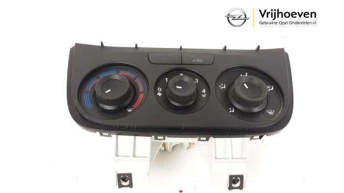 Heater control panel from a Opel Combo 1.3 CDTI 16V ecoFlex 2016