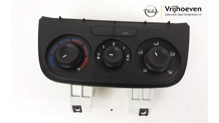 Heater control panel from a Opel Combo 1.3 CDTI 16V ecoFlex 2016