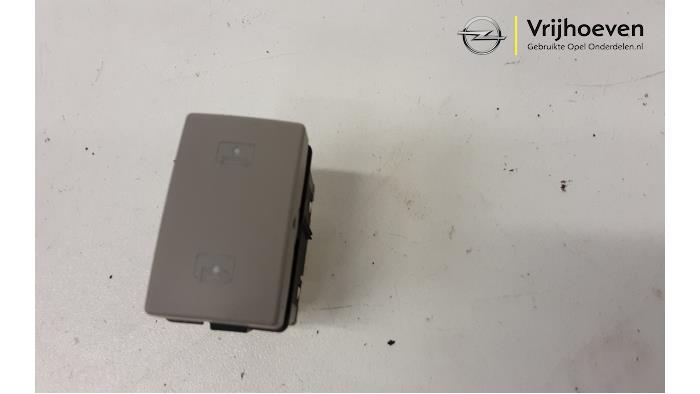 Gebrauchte Schiebedach Schalter Opel Meriva (B) 1.4 Turbo 16V ecoFLEX Preis € 10,00 Margenregelung angeboten von Autodemontage Vrijhoeven B.V.