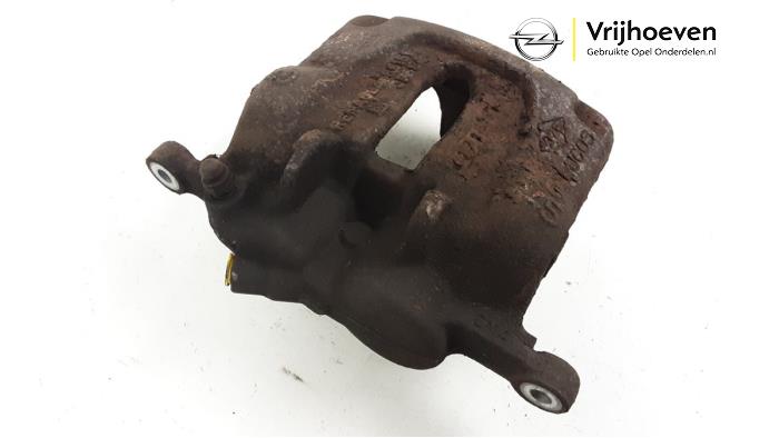 Gebrauchte Bremszange links vorne Opel Vivaro 2.5 CDTI 16V Preis € 30,00 Margenregelung angeboten von Autodemontage Vrijhoeven B.V.