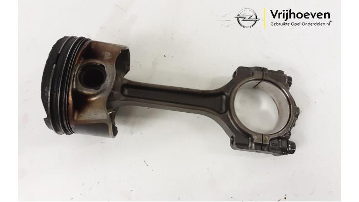 Usados Pistón Opel Astra K 1.0 SIDI Turbo 12V Precio € 50,00 Norma de margen ofrecido por Autodemontage Vrijhoeven B.V.
