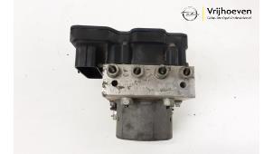 Usagé Pompe ABS Opel Meriva 1.4 16V Ecotec Prix € 275,00 Règlement à la marge proposé par Autodemontage Vrijhoeven B.V.