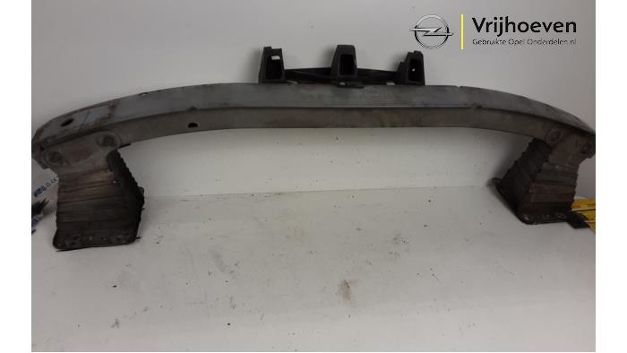 Front bumper frame from a Opel Zafira (M75) 2.2 16V Direct Ecotec 2006