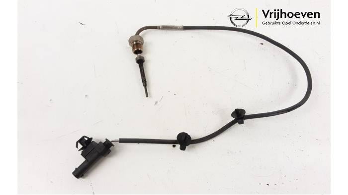 Auspuff Temperatursensor van een Opel Astra K Sports Tourer 1.6 CDTI 110 16V 2017