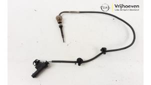 Auspuff Temperatursensor van een Opel Astra K Sports Tourer 1.6 CDTI 110 16V 2017