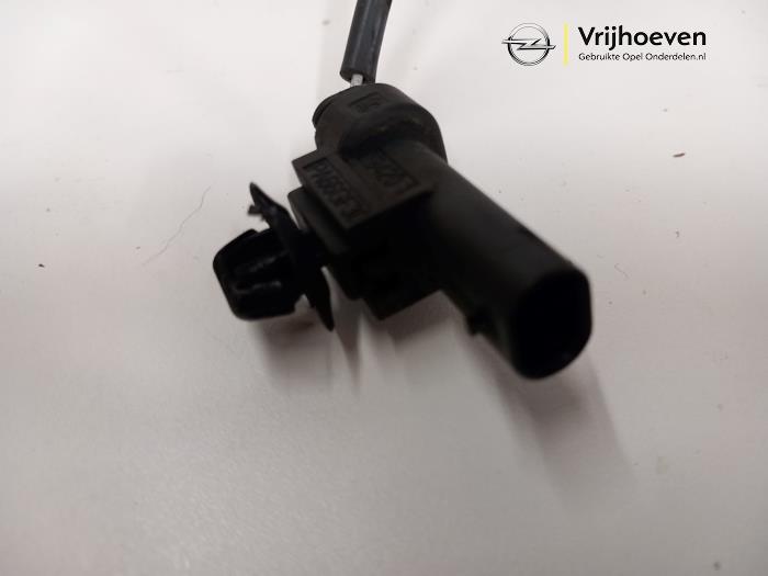 Auspuff Temperatursensor van een Opel Astra K 1.6 CDTI 110 16V 2016