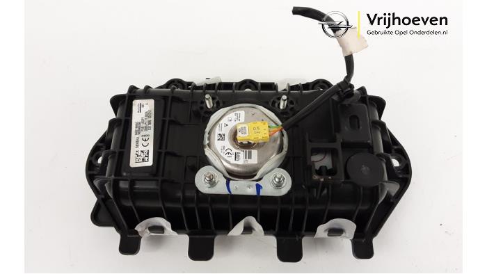Right airbag (dashboard) from a Opel Corsa F (UB/UH/UP) 1.2 12V 75 2021
