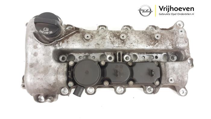 Tapa de válvulas de un Vauxhall Antara 2.2 CDTI 16V 4x2 2014