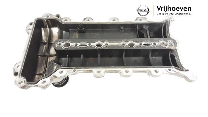 Usagé Couvercle soupapes Opel Antara 2.2 CDTI 16V 4x2 Prix € 25,00 Règlement à la marge proposé par Autodemontage Vrijhoeven B.V.