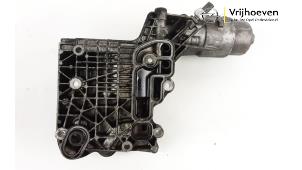 Używane Obudowa filtra oleju Opel Antara 2.2 CDTI 16V 4x2 Cena € 80,00 Procedura marży oferowane przez Autodemontage Vrijhoeven B.V.