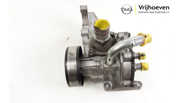 Pompe à eau d'un Vauxhall Antara 2.2 CDTI 16V 4x2 2014