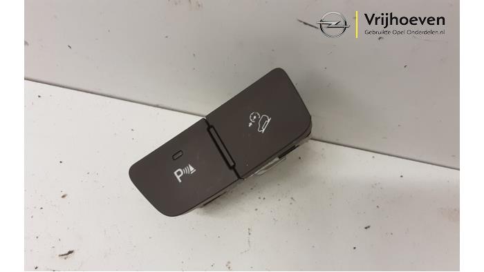 Używane Przelacznik (rózne) Opel Mokka/Mokka X 1.4 Turbo 16V 4x4 Cena € 15,00 Procedura marży oferowane przez Autodemontage Vrijhoeven B.V.