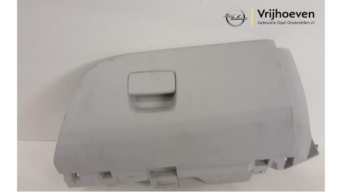 Schowek w desce rozdzielczej z Opel Adam 1.4 16V 2015