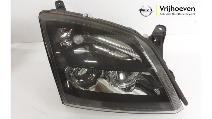 Używane Reflektor prawy Opel Signum (F48) 3.2 V6 24V Cena € 35,00 Procedura marży oferowane przez Autodemontage Vrijhoeven B.V.