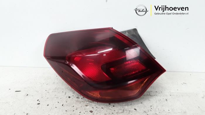 Taillight, left from a Opel Astra J (PC6/PD6/PE6/PF6) 1.4 Turbo 16V 2014