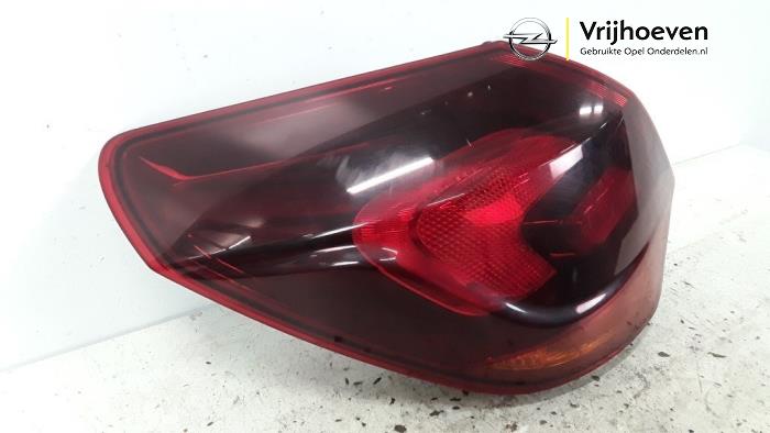 Taillight, left from a Opel Astra J (PC6/PD6/PE6/PF6) 1.4 Turbo 16V 2014