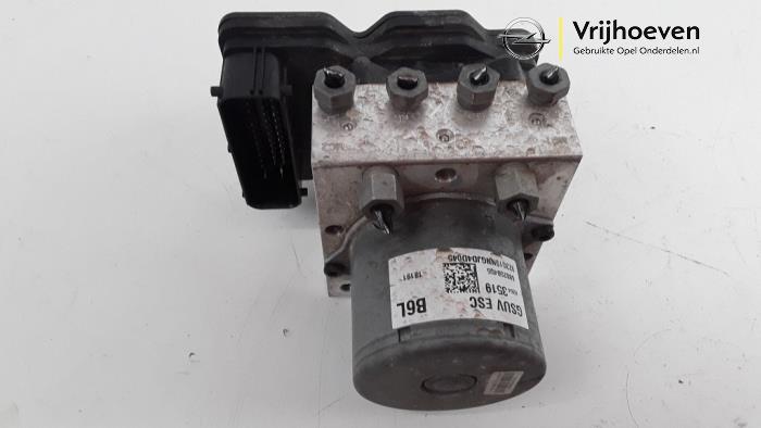 Usagé Pompe ABS Opel Mokka X 1.4 Turbo 16V Prix € 200,00 Règlement à la marge proposé par Autodemontage Vrijhoeven B.V.