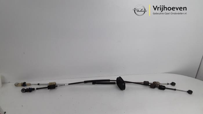 Cable de cambio de caja de cambios de un Opel Astra J (PC6/PD6/PE6/PF6) 1.4 Turbo 16V 2013