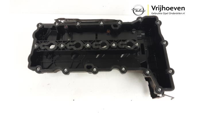 Ventildeckel van een Opel Astra K Sports Tourer 1.6 CDTI 110 16V 2017
