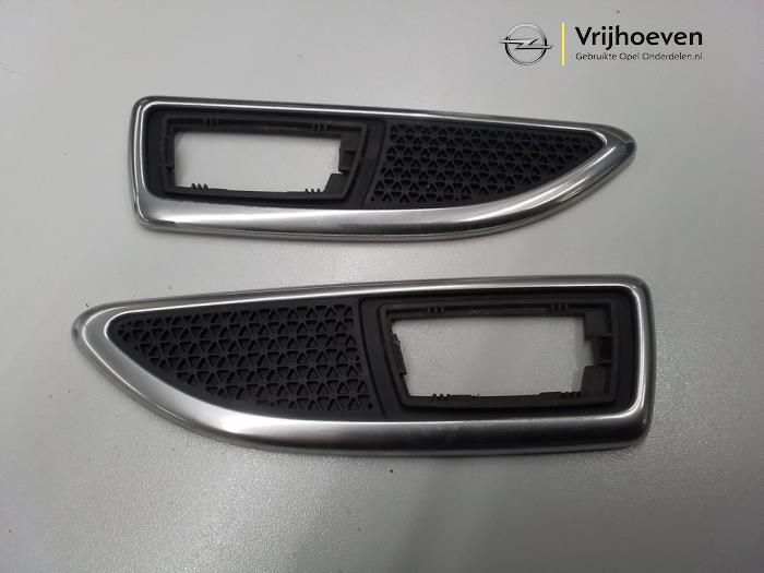 Usagé Divers Opel Corsa D 1.6i OPC 16V Turbo Prix € 50,00 Règlement à la marge proposé par Autodemontage Vrijhoeven B.V.