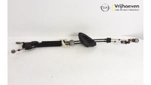 Usados Cable de cambio de caja de cambios Opel Corsa F (UB/UH/UP) 1.2 Turbo 12V 100 Precio € 40,00 Norma de margen ofrecido por Autodemontage Vrijhoeven B.V.