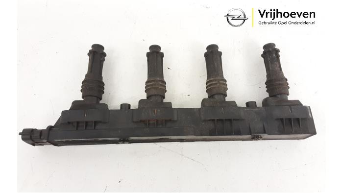 Ignition coil from a Opel Corsa C (F08/68) 1.4 16V Twin Port 2005