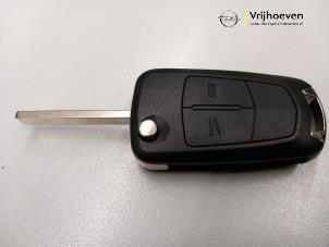 Neue Schlüssel Gehäuse Opel Corsa D 1.2 ecoFLEX Preis € 18,15 Mit Mehrwertsteuer angeboten von Autodemontage Vrijhoeven B.V.