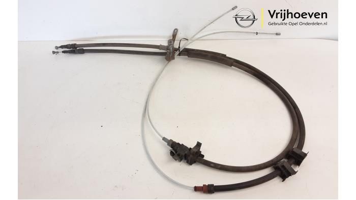 Parking brake cable from a Opel Combo Life/Tour 1.2 110 2021
