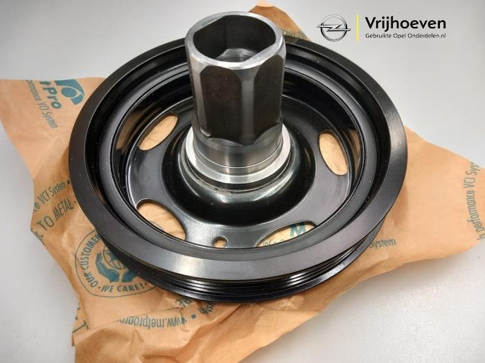 Crankshaft pulley from a Opel Astra 2012