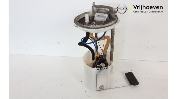 Usagé Pompe à carburant Opel Combo 1.3 CDTI 16V ecoFlex Prix € 30,00 Règlement à la marge proposé par Autodemontage Vrijhoeven B.V.