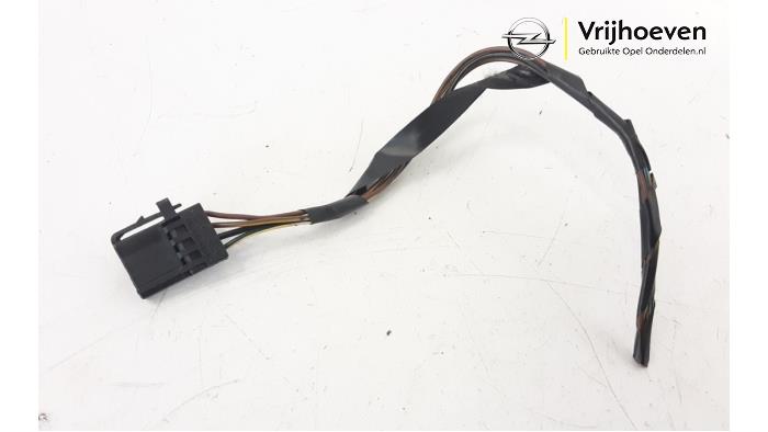 Używane Wtyk Opel Meriva (B) 1.4 Turbo 16V Ecotec Cena € 30,00 Procedura marży oferowane przez Autodemontage Vrijhoeven B.V.