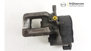 Used Rear brake calliper, right Opel Combo Life 1.5 CDTI 100 Price € 40,00 Margin scheme offered by Autodemontage Vrijhoeven B.V.