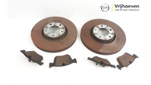 Used Brake disc + block front Opel Combo Life 1.5 CDTI 100 Price € 70,00 Margin scheme offered by Autodemontage Vrijhoeven B.V.
