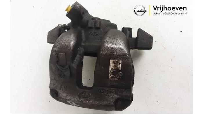 Gebrauchte Bremszange rechts vorne Opel Combo Life 1.5 CDTI 100 Preis € 35,00 Margenregelung angeboten von Autodemontage Vrijhoeven B.V.