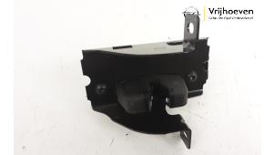 Used Tailgate lock mechanism Opel Combo Life 1.5 CDTI 100 Price € 20,00 Margin scheme offered by Autodemontage Vrijhoeven B.V.