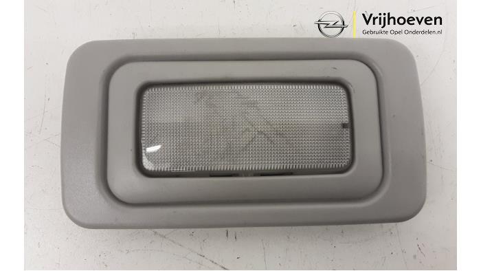 Oswietlenie wewnetrzne przód z Opel Combo 1.3 CDTI 16V ecoFlex 2012