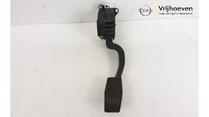 Used Accelerator pedal Opel Corsa D 1.3 CDTi 16V ecoFLEX Price € 15,00 Margin scheme offered by Autodemontage Vrijhoeven B.V.
