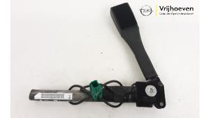 Usagé Tendeur de ceinture droit Opel Corsa D 1.2 16V ecoFLEX Bi-Fuel Prix € 40,00 Règlement à la marge proposé par Autodemontage Vrijhoeven B.V.